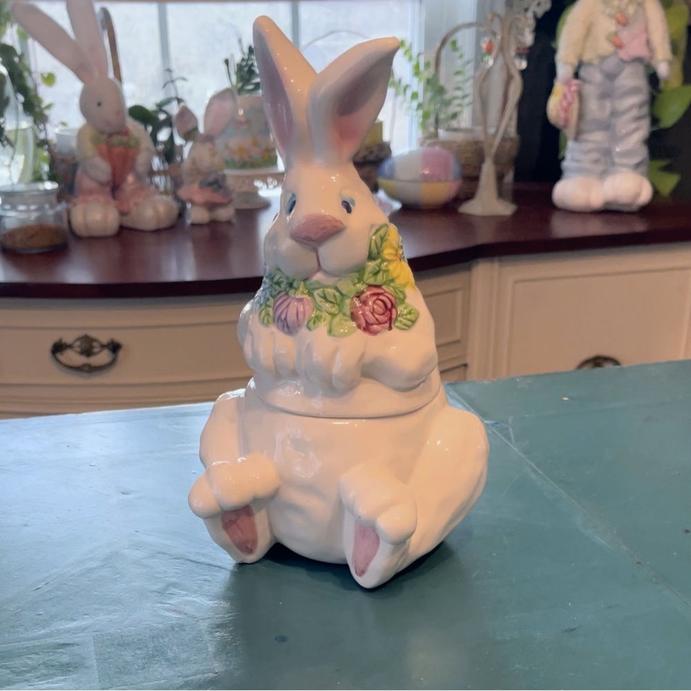 Nantucket RARE Bunny Canister